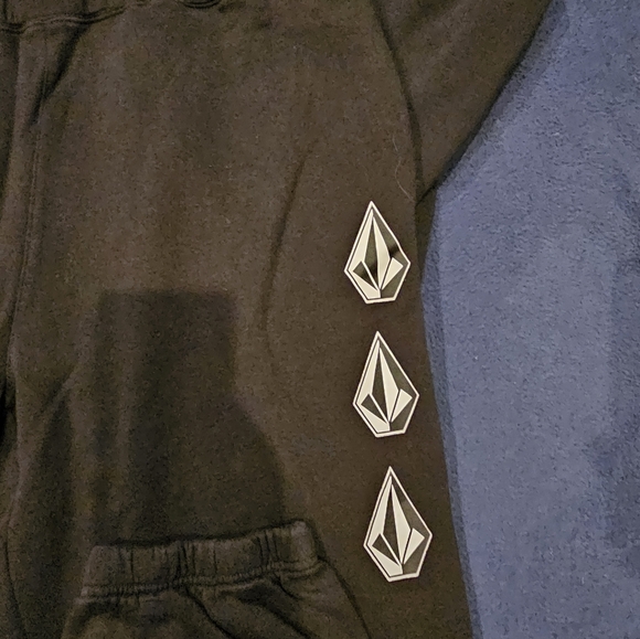 Volcom Jogger Set - Picture 6 of 7